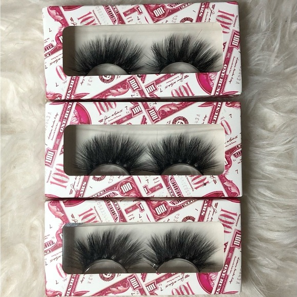 Eyelash Set with Applicator and Eyeliner - Picture 2 of 4